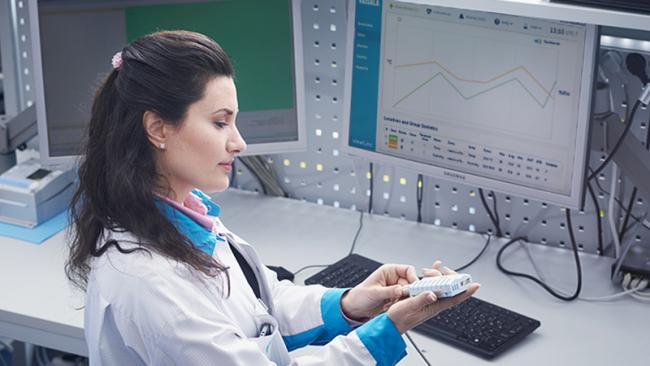 viewLinc and data logger in calibration laboratory