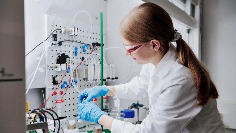 Scientist in a gas lab